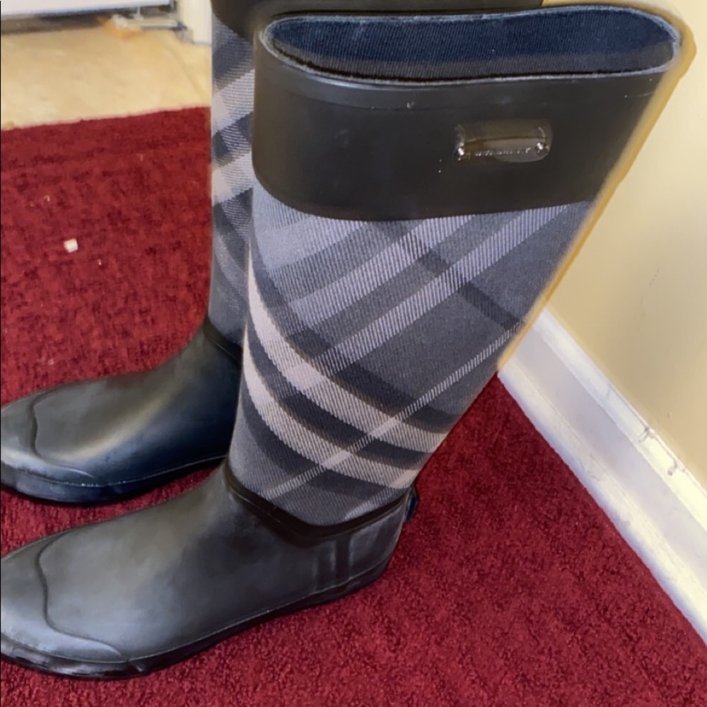 Burberry boots